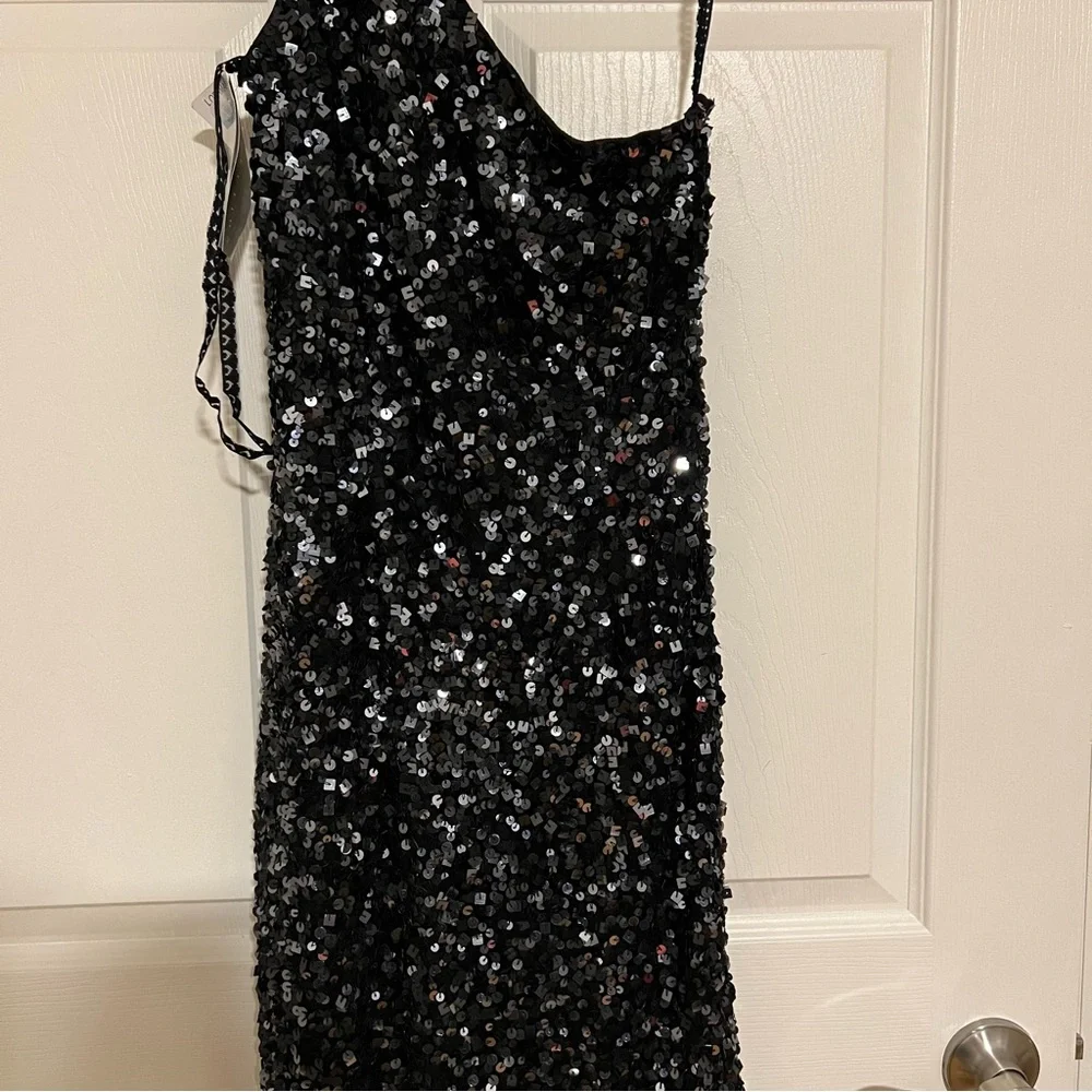 Pisarro Nights Black One-Shoulder Sequin Cocktail Dress Size 8 NWT - Picture 2 of 2